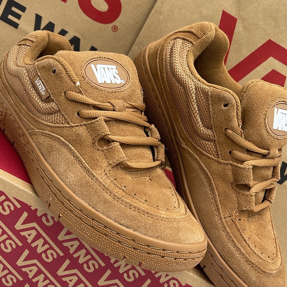 Vans WMNS Speed Ls Chipmunk Mono
VN000CTNGWT Sneakers - Picture 7 of 16